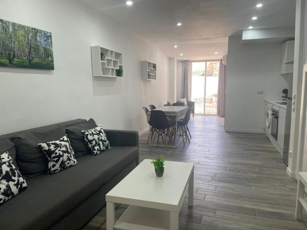 Piso En El Centro Del Vendrell. Alojamiento Entero. Apartamento Exterior foto