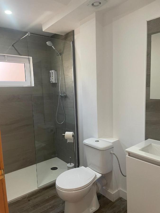 Piso En El Centro Del Vendrell. Alojamiento Entero. Apartamento Exterior foto